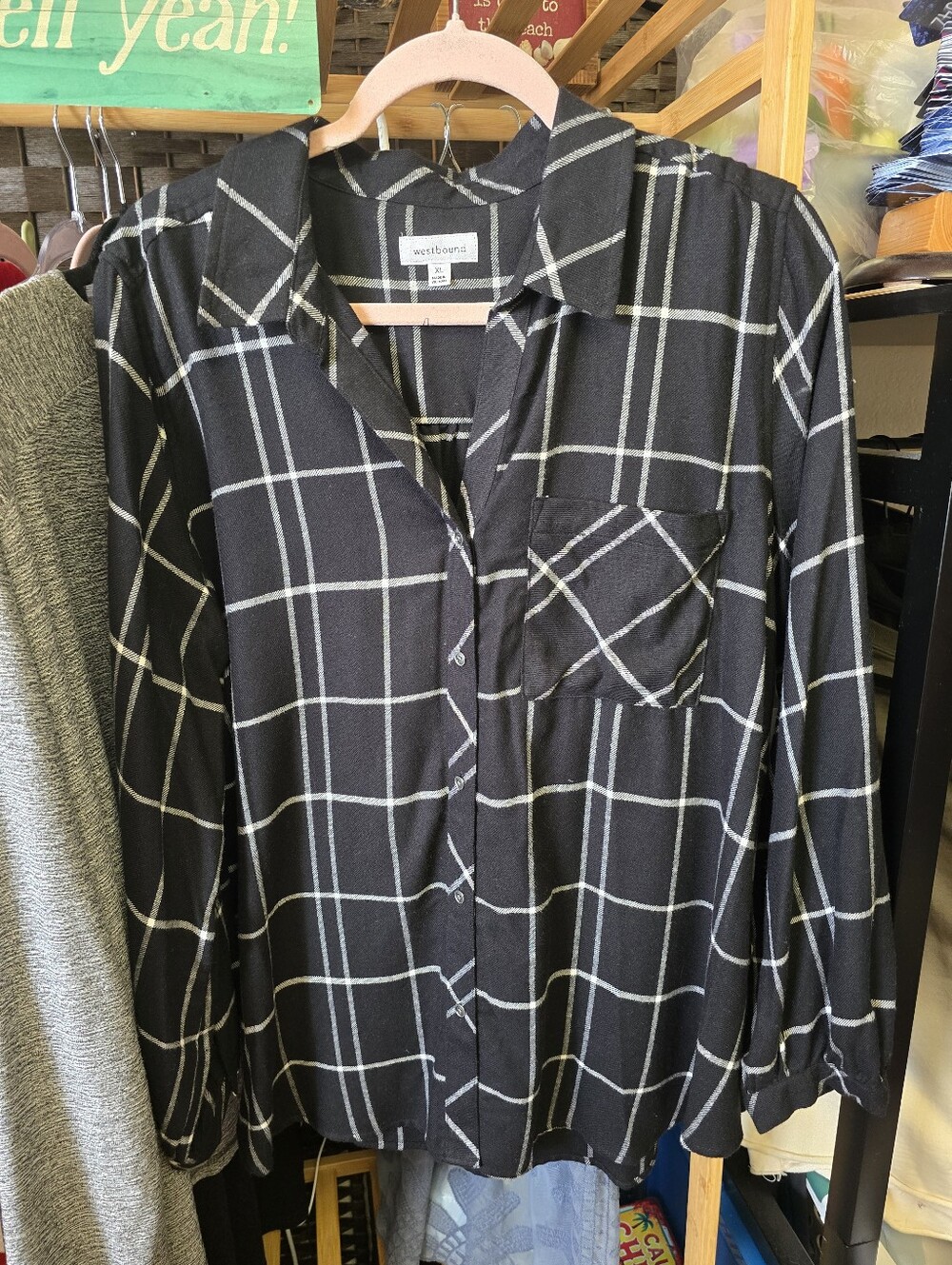 #0674 NWT XL WESTBOUND Blk/Wht Long Slv Button Up Top 24.5"PTP 29.5"Long Soft!